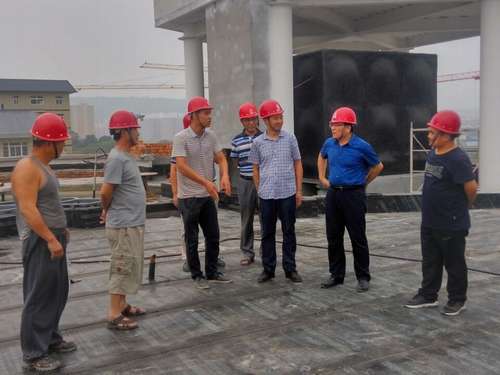 建設(shè)集團(tuán)副總經(jīng)理王明智一行深入澄合分公司渭南 西郊康橋雙語幼兒園工地檢查指導(dǎo)工作