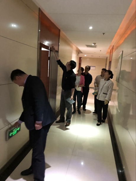 建設(shè)集團綜合部開展機關(guān)辦公樓衛(wèi)生檢查工作