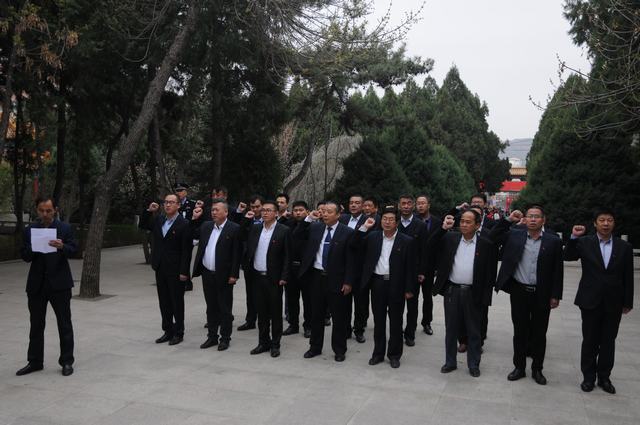 烈士陵園里的“特殊黨課”喚醒黨員擔當