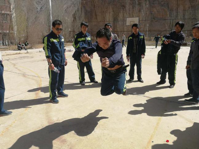 機(jī)電安裝公司酒鋼項(xiàng)目部業(yè)余生活“火起來”