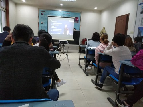 走，聽課去！