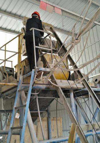 陜煤建設(shè)設(shè)備租賃中心設(shè)備檢查與盤點(diǎn)工作齊頭并進(jìn)