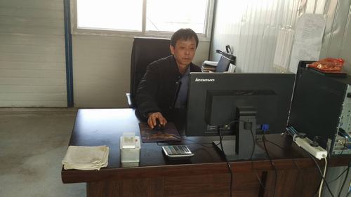 記陜煤建設(shè)澄合分公司首個公路項目默默奉獻(xiàn)的建設(shè)者