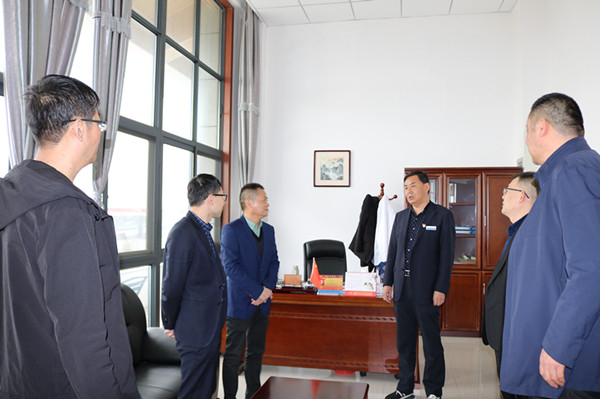 對標學習    交流經(jīng)驗