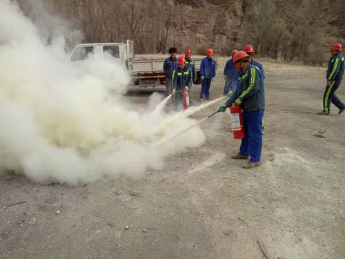 陜煤建設(shè)機(jī)電安裝公司：消防大檢查，我們?cè)谛袆?dòng)