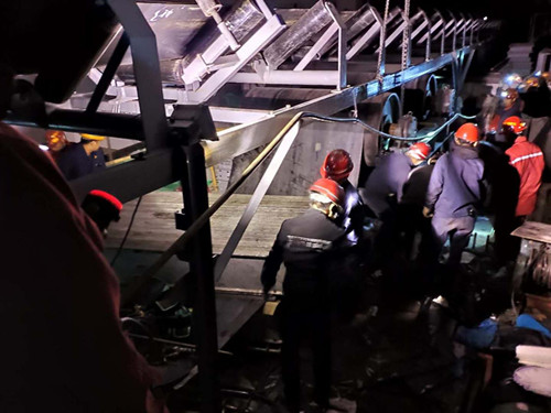 陜煤建設(shè)機(jī)電安裝公司曹家灘項(xiàng)目部為“五一”勞動節(jié)獻(xiàn)禮