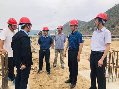 轉(zhuǎn)變作風(fēng)求實(shí)效，現(xiàn)場(chǎng)督戰(zhàn)解難題