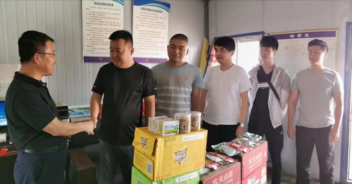 陜煤建設(shè)路橋分公司開展“送清涼”活動