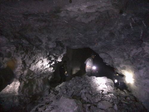 陜煤建設(shè)礦建二公司車村項目部井底行人聯(lián)絡(luò)巷實現(xiàn)精準貫通