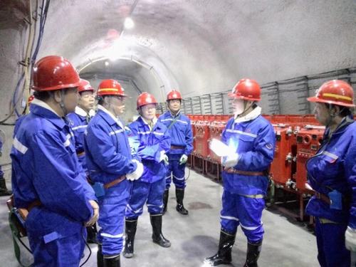 銅川耀州區(qū)煤礦企業(yè)負(fù)責(zé)人與陜煤建設(shè)礦建二公司冶坪項目部開展學(xué)習(xí)對標(biāo)