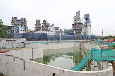 陜煤建設(shè)漢中分公司承建的陜鋼集團(tuán)漢鋼公司萬方水池順利完成主體施工