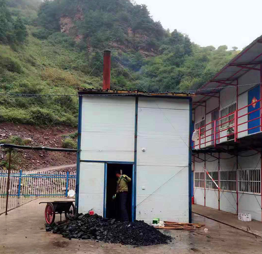 陜煤建設(shè)礦建三公司關(guān)山項(xiàng)目部應(yīng)對降溫提前供暖