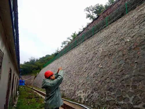 陜煤建設(shè)礦建二公司冶坪項(xiàng)目部開(kāi)展“雨季三防”專(zhuān)項(xiàng)檢查活動(dòng)