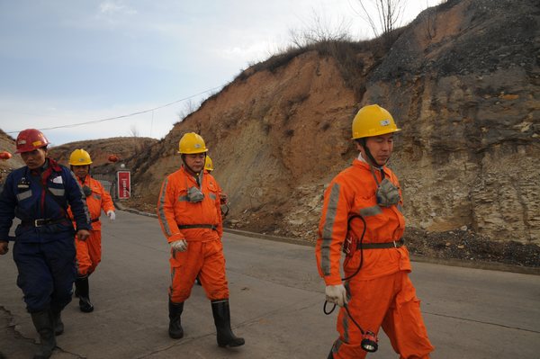 陜煤建設掘進公司：加強一通三防管理確?！鞍偃瞻踩?></div>
                                <div   id=