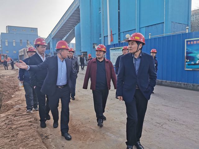 楊讓順一行深入陜北片區(qū)施工現(xiàn)場檢查指導(dǎo)工作
