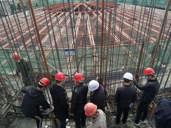 天工公司現(xiàn)場(chǎng)觀摩+現(xiàn)場(chǎng)講解+室內(nèi)培訓(xùn)縱深工程質(zhì)量