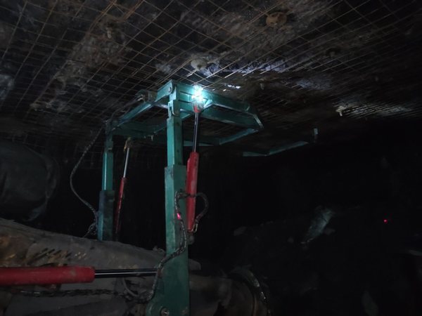 陜煤建設(shè)掘進(jìn)公司：檸條塔項(xiàng)目部順利完成掘進(jìn)機(jī)臨時支護(hù)作業(yè)