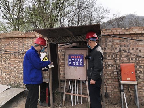 陜煤建設(shè)路橋分公司各項(xiàng)目部開展施工用電安全專項(xiàng)活動(dòng)