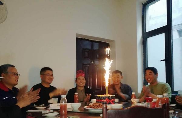 陜煤建設(shè)韓城分公司安裝四項(xiàng)目部舉辦生日會(huì)濃情暖人心