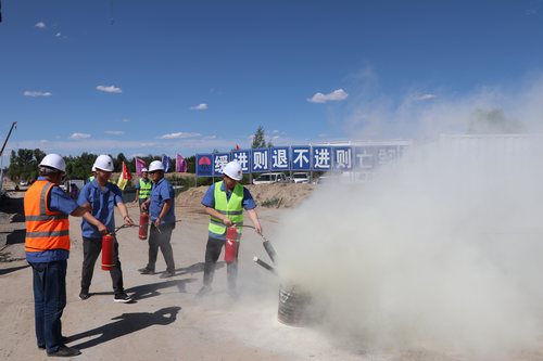 陜煤建設(shè)路橋分公司各項(xiàng)目部開(kāi)展應(yīng)急演練