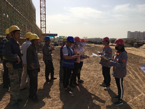 瞧，我們項(xiàng)目部的“新生”力量