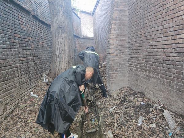 陜煤建設(shè)設(shè)備租賃中心開(kāi)展“防洪防汛”應(yīng)急演練