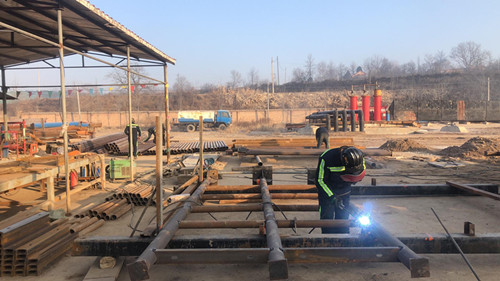 陜煤建設(shè)機電安裝公司：冬至雖冷人心暖