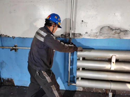 陜煤建設(shè)洗選煤運(yùn)營公司紅柳林洗煤廠項(xiàng)目部: 防寒防凍，以“動(dòng)”制“凍”