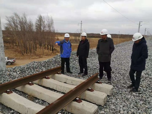 陜煤建設路橋分公司穩(wěn)扎穩(wěn)打把好安全“方向盤”