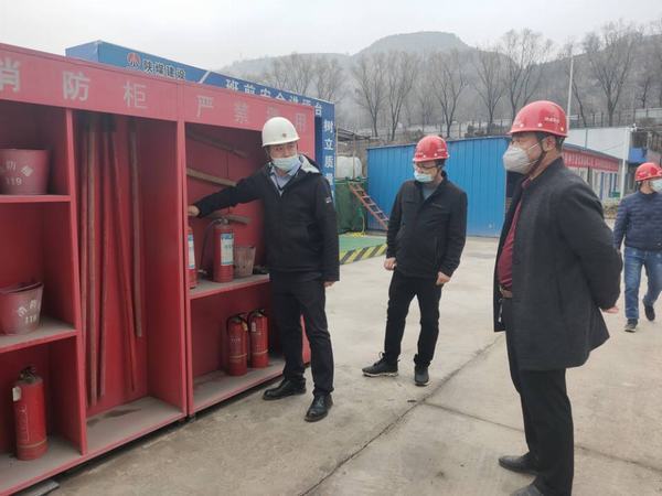 陜煤建設(shè)澄合分公司第三項(xiàng)目部擼起袖子加油干 復(fù)工復(fù)產(chǎn)不負(fù)春