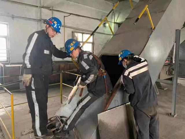 陜煤建設(shè)洗選煤運營公司紅柳林洗煤廠項目部：打響春季設(shè)備檢修攻堅戰(zhàn)