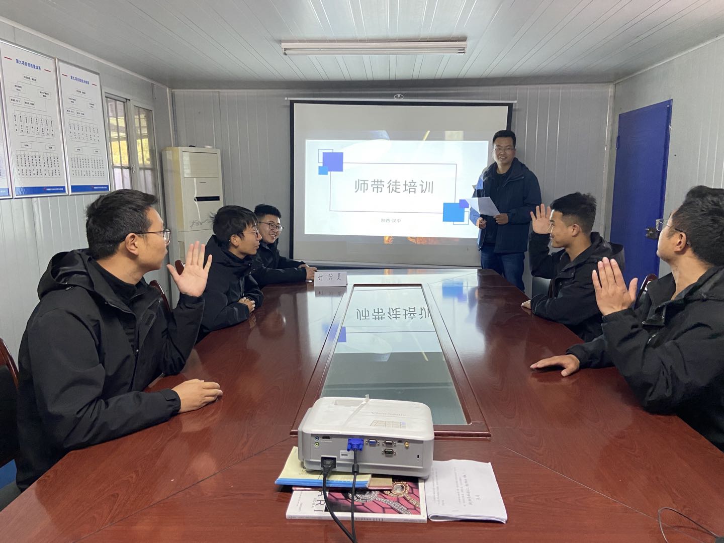 陜煤建設漢中分公司多種形式豐富“師帶徒”活動內涵