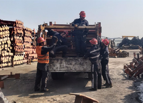 陜煤建設機電安裝公司神府項目部 順利完成25210順槽膠帶機安裝工程