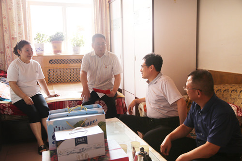 情系困難黨員  走訪慰問送關懷