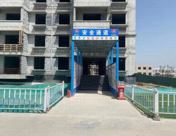 陜煤建設(shè)銅煤公司第九項目部承建的萬榮錦園項目順利通過“市級文明工地”驗收