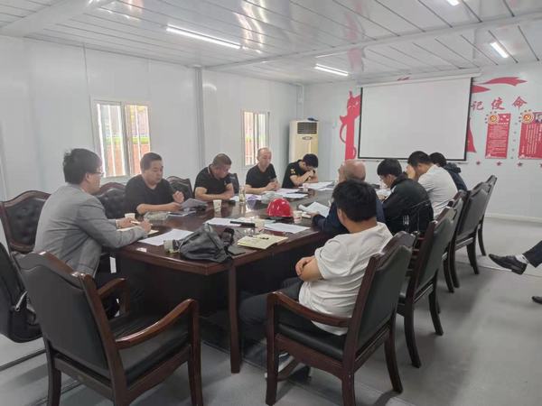 陜煤建設(shè)銅煤公司延安項(xiàng)目部承建的金延安藝術(shù)幼兒培訓(xùn)中心順利通過(guò)主體驗(yàn)收