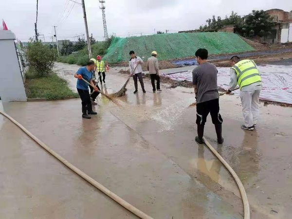 陜煤建設天工公司渭陽佳苑項目“雨季三防”有妙招，未雨綢繆早預防