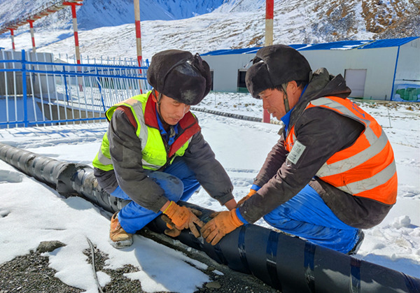 陜煤建設(shè)礦建三公司天山項(xiàng)目部：讓設(shè)備“穿衣戴帽”溫暖過(guò)冬