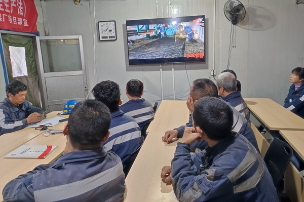 陜煤建設(shè)洗選煤運(yùn)營(yíng)公司紅柳林洗煤廠項(xiàng)目部：亮出“三違”劍，斬除隱患根