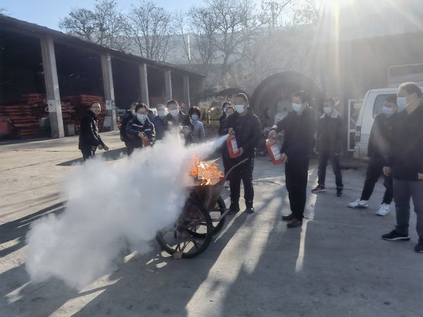 陜煤建設(shè)設(shè)備租賃中心組織開展“防火”專項應(yīng)急演練