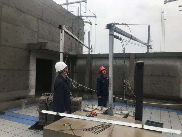 陜煤建設(shè)天工公司機(jī)電設(shè)備安全運(yùn)行確?！鞍偃瞻踩币宦贰熬G碼”