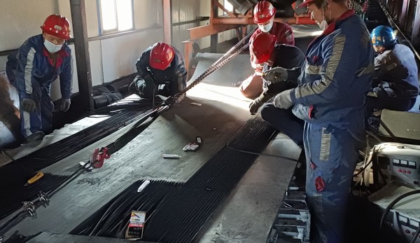 陜煤建設(shè)洗選煤運(yùn)營公司紅柳林洗煤廠項(xiàng)目部：開年節(jié)日不停工，齊心檢修保運(yùn)行