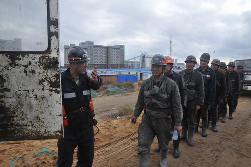 陜煤建設(shè)煤礦運營服務分公司：日進尺破50米！掘進鐵軍回歸