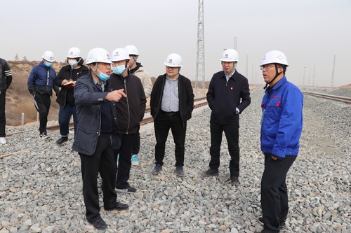 陜煤集團專家組蒞臨陜煤建設路橋分公司開展安全生產(chǎn)專項整治三年行動檢查評價工作