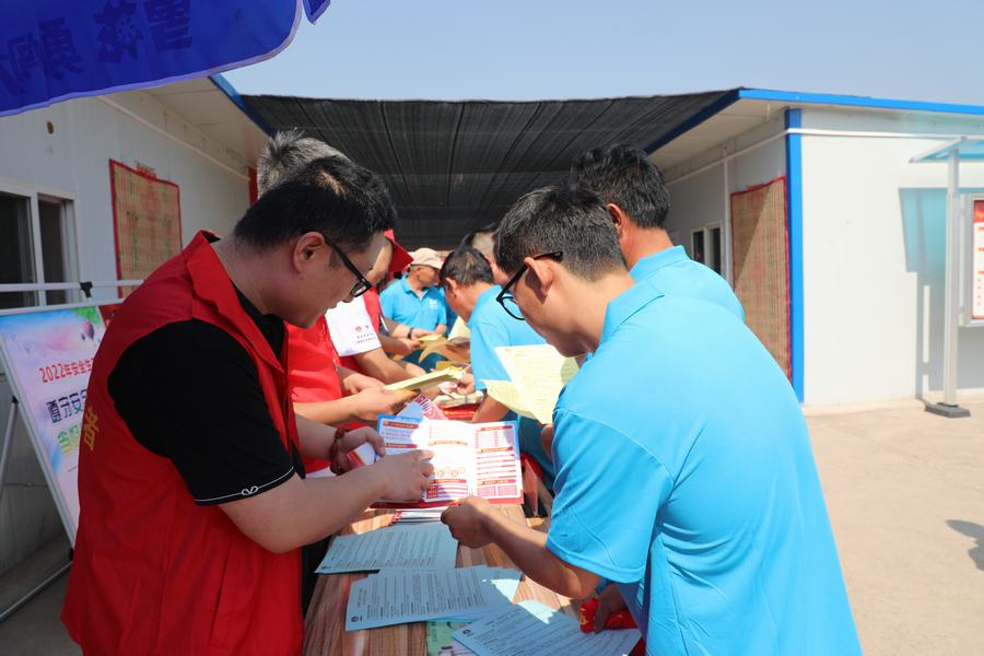 陜煤建設(shè)礦建二公司“安全咨詢?nèi)铡被顒?dòng)有成效