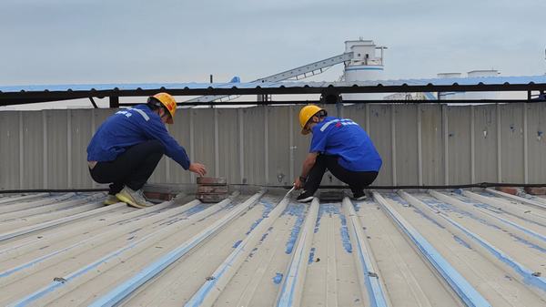 陜煤建設澄合分公司第二機電安裝隊“雨季三防”查隱患 “防暑降溫”勤疏導