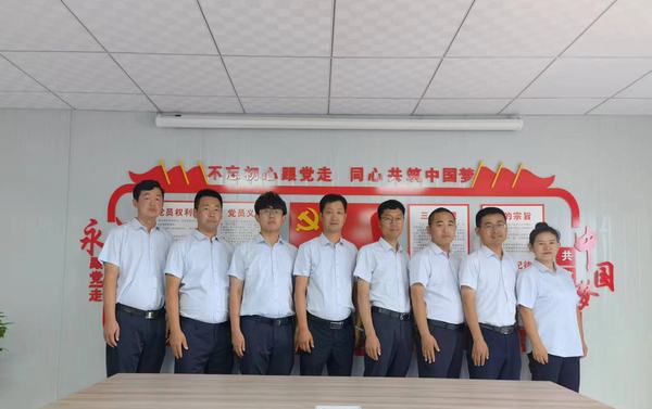 陜煤建設(shè)礦建二公司職工穿新裝換新顏