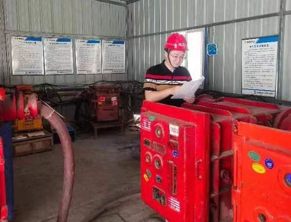 陜煤建設(shè)礦建二公司第二項(xiàng)目部開(kāi)展提升機(jī)電運(yùn)輸安全管理工作