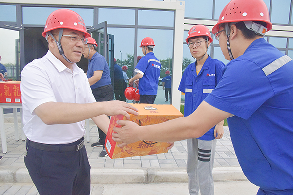 濃濃中秋情  慰問暖人心