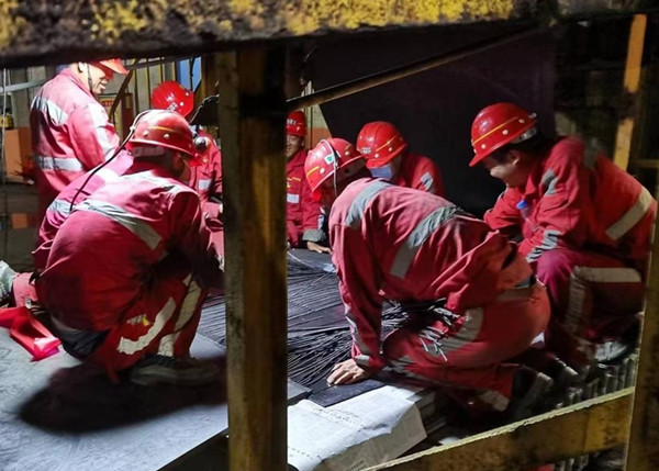 陜煤建設(shè)機(jī)電安裝公司提前3小時順利完成月度搶修工程